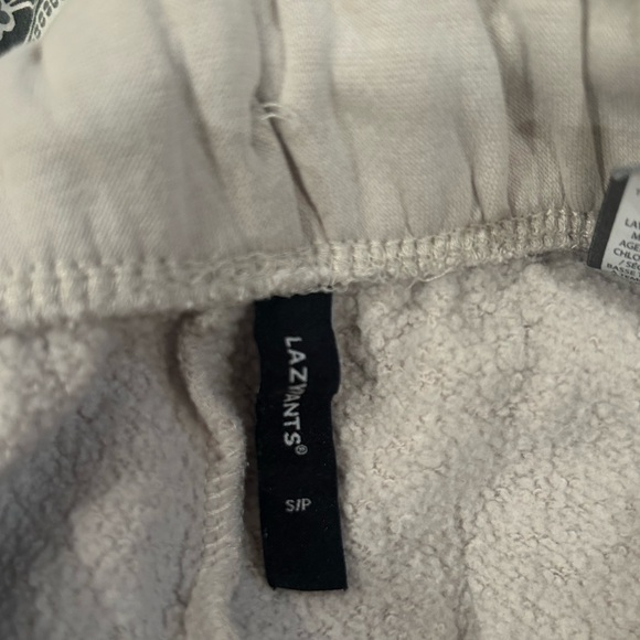Light beige Cozy sweatpants - Picture 3 of 3